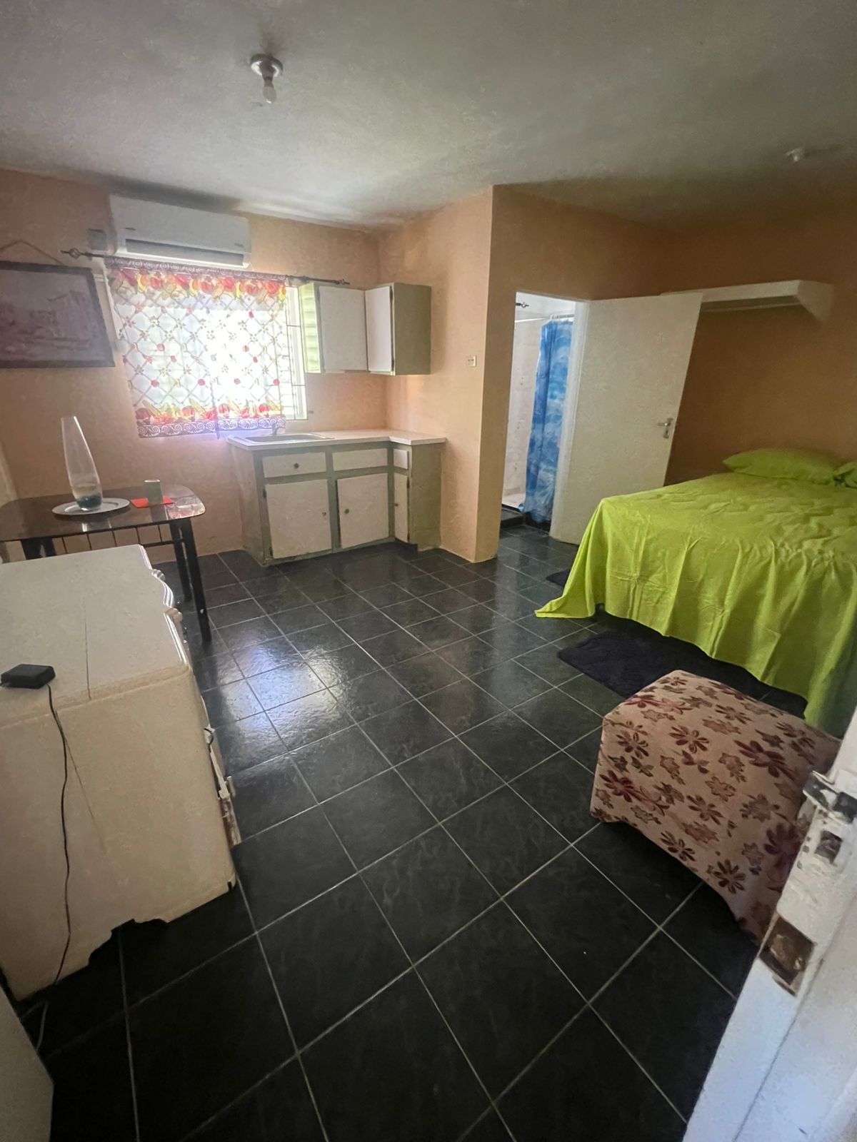 Kitchenette studio